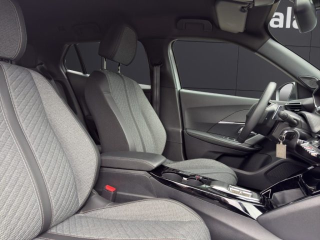PEUGEOT 2008 usata, con Sensori di parcheggio posteriori