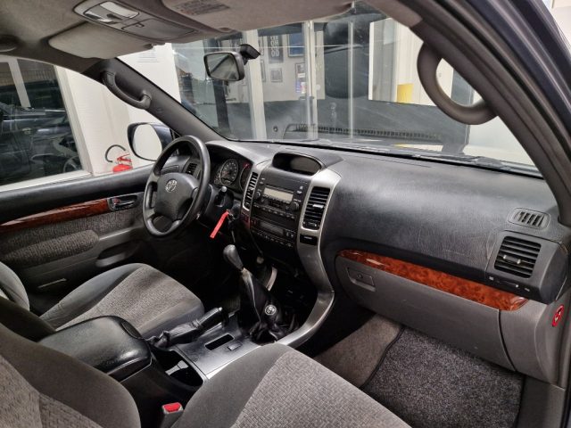 TOYOTA Land Cruiser usata, con Cruise Control