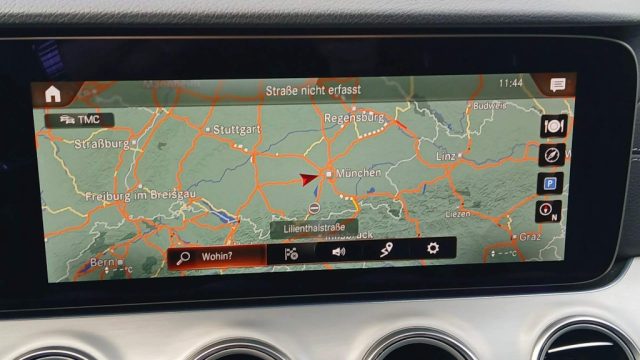 MERCEDES-BENZ E 220 usata, con Controllo trazione