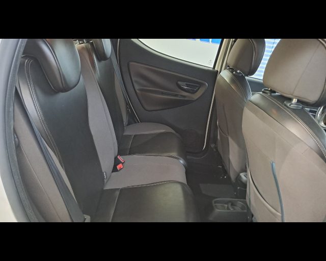 LANCIA Ypsilon usata 24