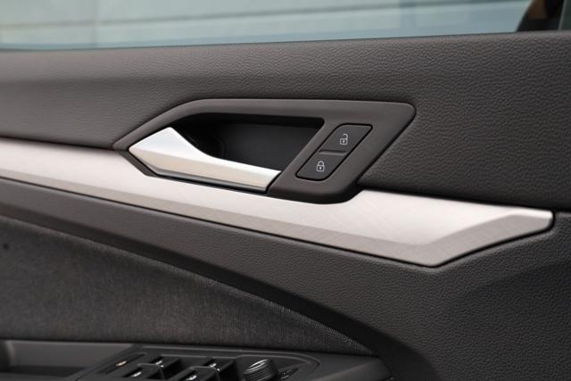 VOLKSWAGEN Golf Variant usata, con Fari full-led
