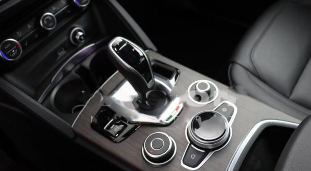 ALFA ROMEO Stelvio usata, con Controllo automatico clima