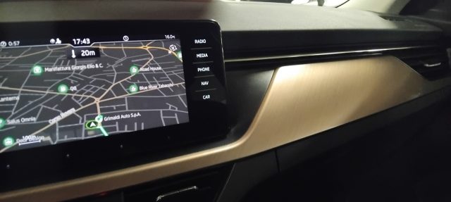 SKODA Kamiq usata, con Sensori di parcheggio posteriori