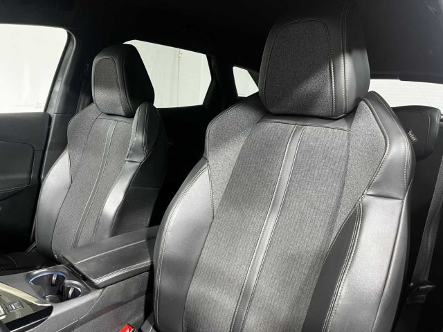 PEUGEOT 3008 usata, con Airbag testa