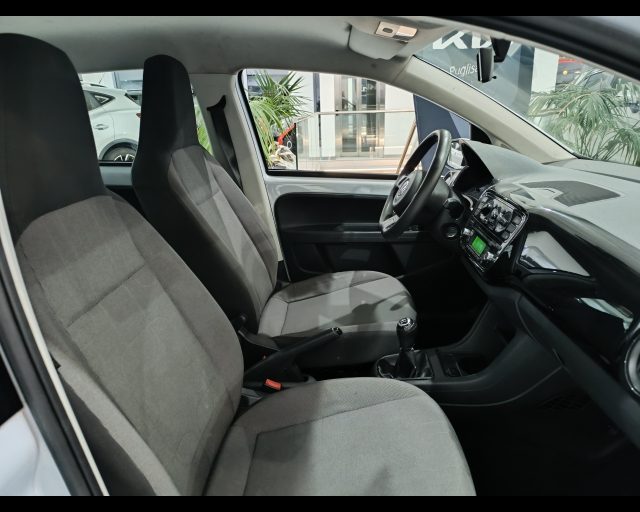 VOLKSWAGEN up! usata 13