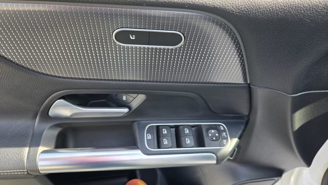 MERCEDES-BENZ B 180 usata, con Sedili riscaldati