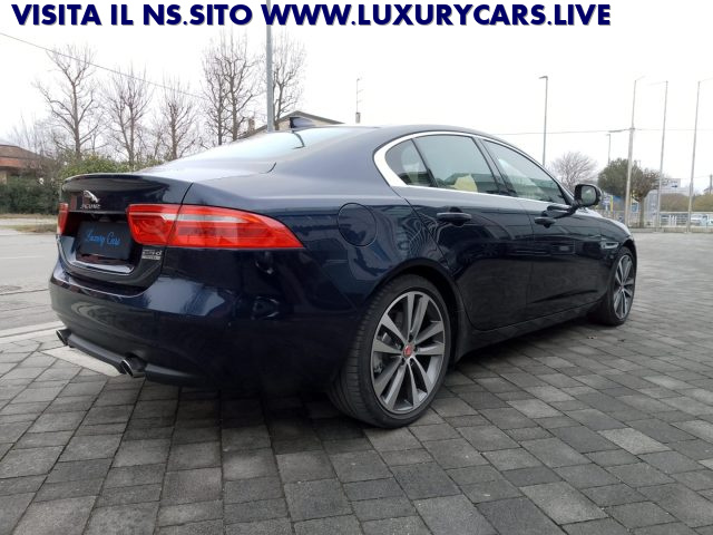 JAGUAR XE usata, con Autoradio
