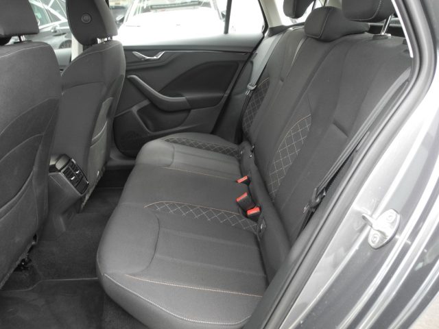 SKODA Kamiq usata, con Park Distance Control