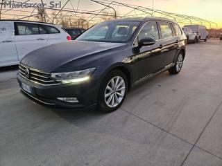 VOLKSWAGEN Passat Variant usata, con Airbag
