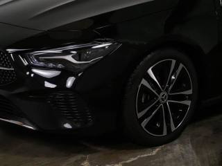 MERCEDES-BENZ CLA 180 usata, con Alzacristalli elettrici
