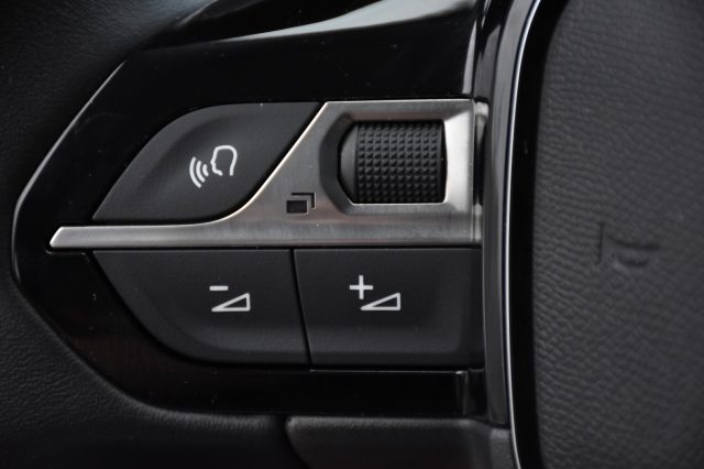 PEUGEOT 208 usata, con Touch screen