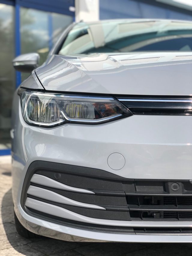 VOLKSWAGEN Golf Variant usata, con Boardcomputer