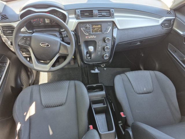 MAHINDRA KUV100 usata, con Autoradio