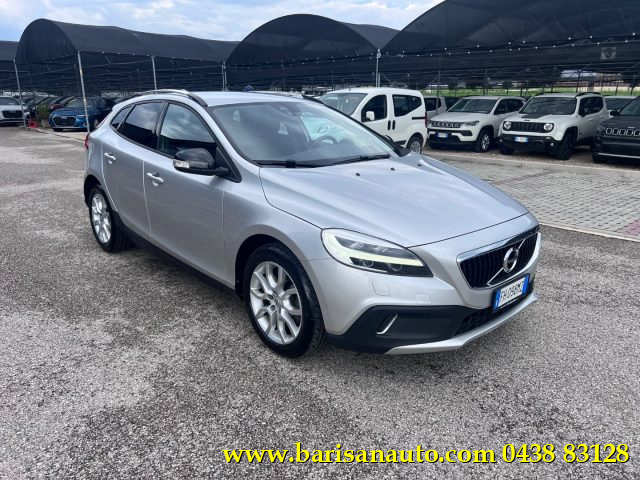 VOLVO V40 Cross Country usata, con Airbag