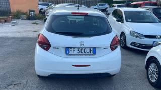 PEUGEOT 208 usata, con Autoradio