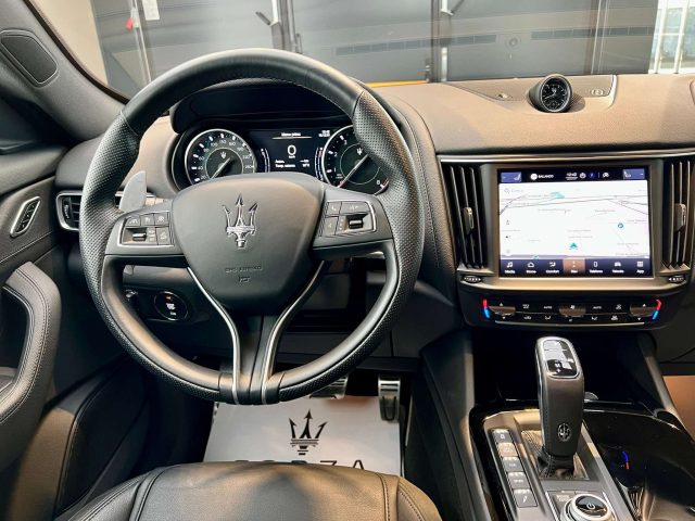 MASERATI Levante usata, con Volante in pelle
