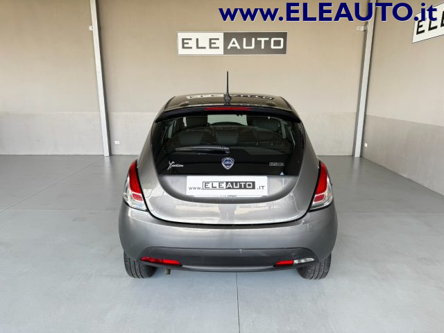 LANCIA Ypsilon usata, con Autoradio