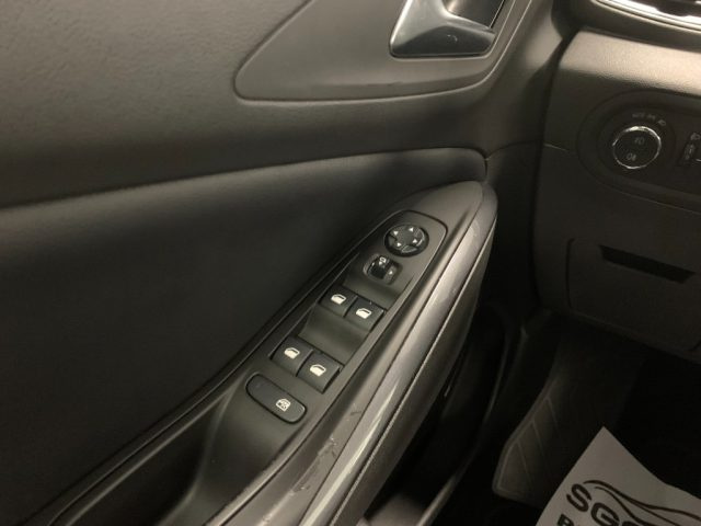 OPEL Grandland X usata, con USB