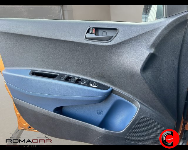 HYUNDAI i10 usata 12