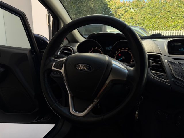 FORD Fiesta usata, con MP3