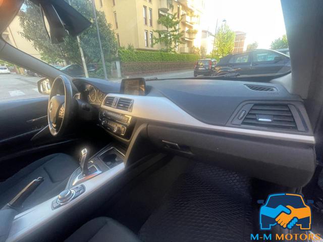 BMW 320 usata, con Park Distance Control
