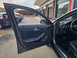 MERCEDES-BENZ GLA 200 usata, con Sistema lavafari