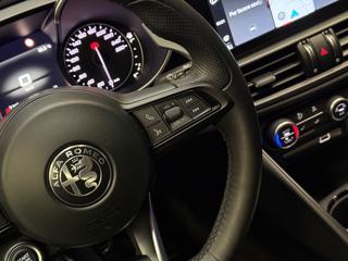 ALFA ROMEO Giulia usata, con USB