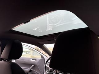 VOLKSWAGEN Taigo usata, con Controllo automatico clima