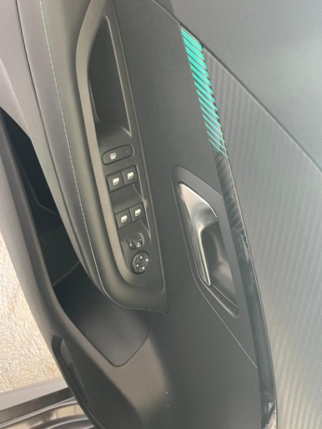 PEUGEOT 208 usata, con Autoradio