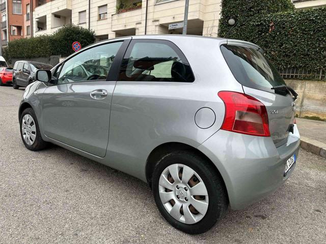 TOYOTA Yaris usata, con Autoradio