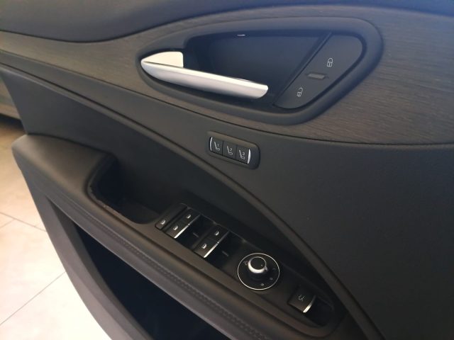 ALFA ROMEO Stelvio usata, con Touch screen