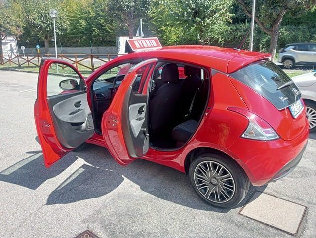 LANCIA Ypsilon usata, con Airbag laterali