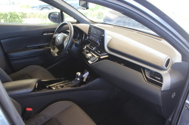 TOYOTA C-HR usata, con Climatizzatore