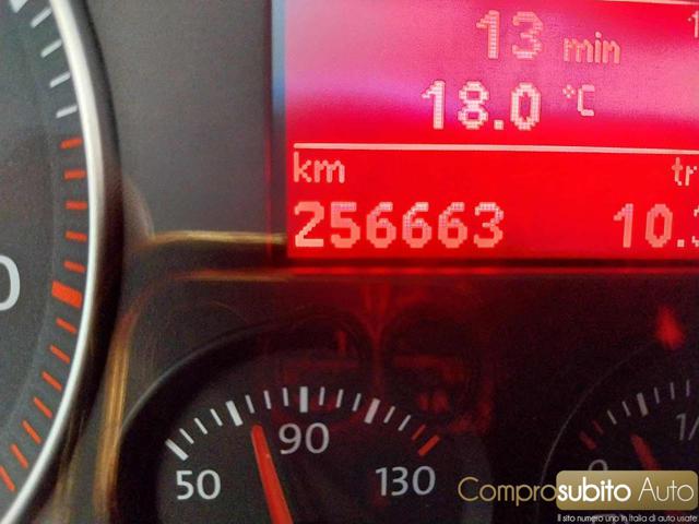 VOLKSWAGEN Touran usata, con Cruise Control