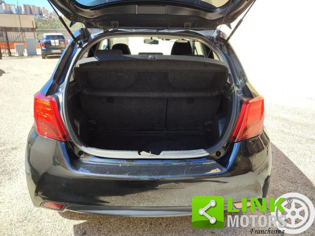 TOYOTA Yaris usata, con Sedile posteriore sdoppiato