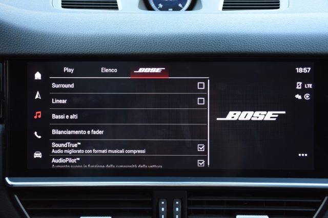 PORSCHE Cayenne usata, con Autoradio digitale