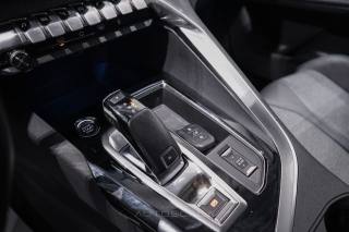 PEUGEOT 3008 usata, con Volante multifunzione