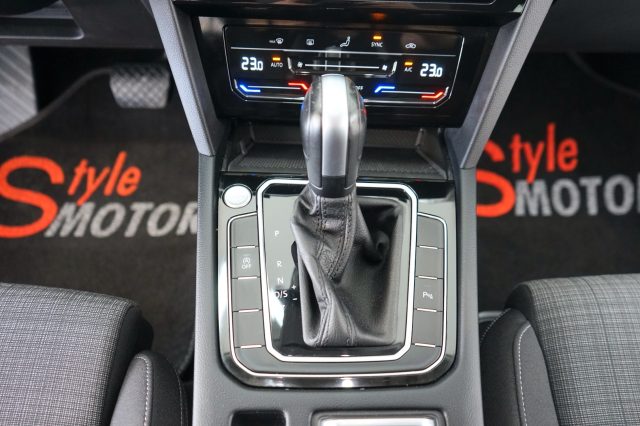 VOLKSWAGEN Passat Variant usata, con Climatizzatore