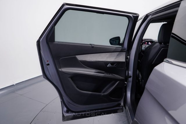 PEUGEOT 5008 usata, con Sensori di parcheggio posteriori
