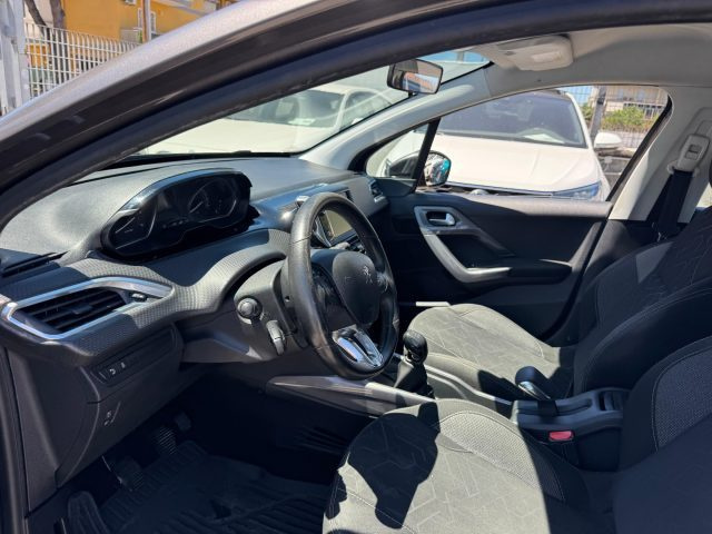 PEUGEOT 2008 usata, con Controllo automatico clima