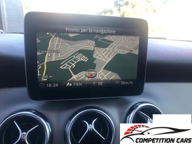 MERCEDES-BENZ GLA 180 usata, con Sedile posteriore sdoppiato