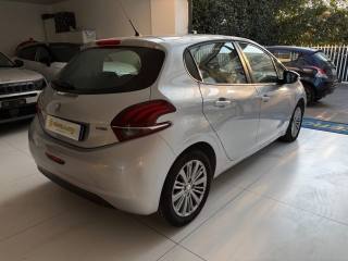 PEUGEOT 208 usata, con Controllo automatico clima