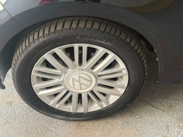 VOLKSWAGEN up! usata, con Sensori di parcheggio posteriori