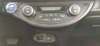 TOYOTA Yaris usata 34