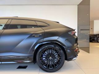 LAMBORGHINI Urus usata, con Park Distance Control