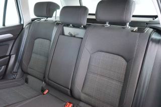 VOLKSWAGEN Passat Variant usata, con Luci diurne