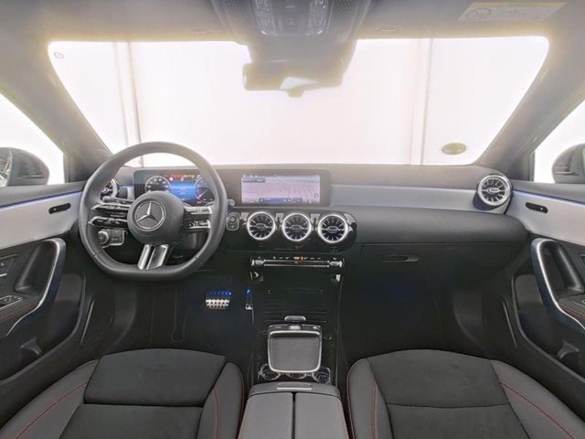 MERCEDES-BENZ A 180 usata, con Controllo automatico clima
