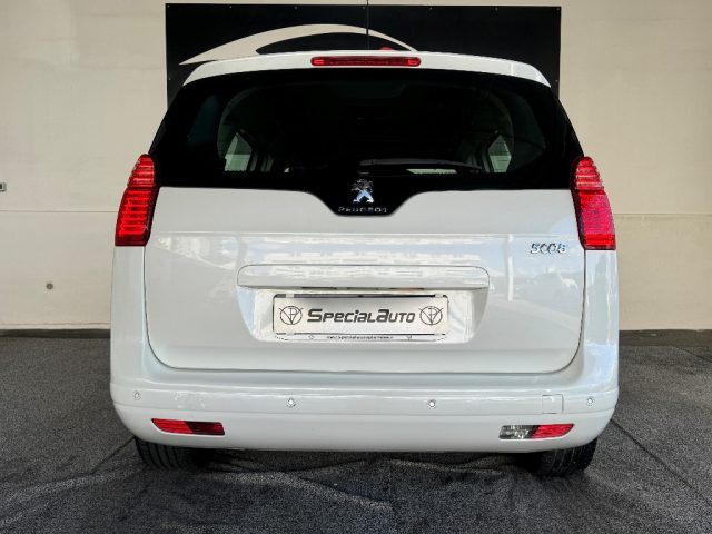 PEUGEOT 5008 usata, con Sensori di parcheggio posteriori