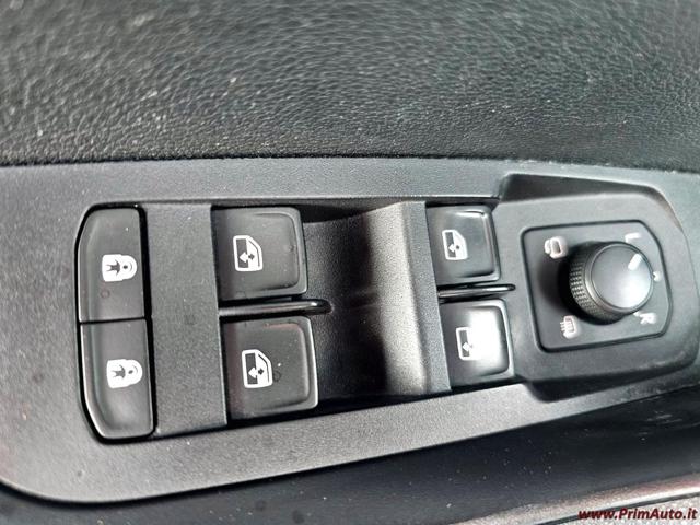 SKODA Karoq usata, con USB