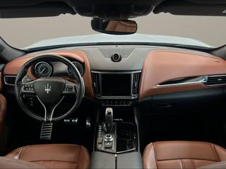 MASERATI Levante usata, con Fendinebbia